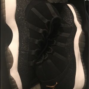 Retro 11 size 61/2 looking for a size 6 or 5.5